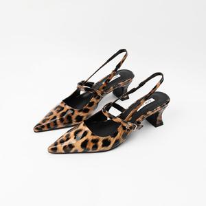 [신난다슈] 여성 슬링백힐 5cm 스틸레토 슬링백 구두 펌프스 힐 미들힐 버클 EF243075 레오파드