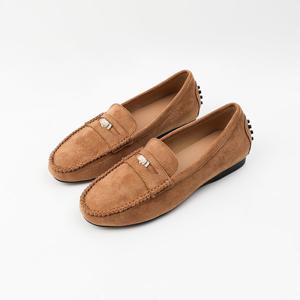 [신난다슈] 여성 로퍼 단화 2cm 플랫 구두 슬립온 스웨이드 발편한 쿠션 GDR243041 베이지