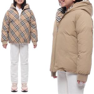 [버버리] 24FW 리버시블 체크 다운 패딩 (8092462 SAND 24F)
