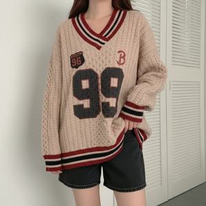 [올리비에스클로젯] 나인 배색 브이넥 꽈배기 니트_O2601KN012A