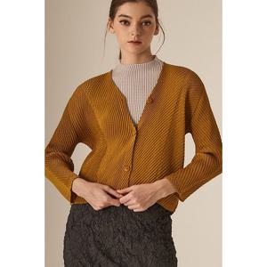 [요이츠] 사선 와플 플리츠 버튼 가디건_YG09WNPCD01