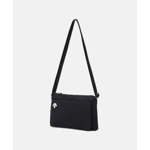 데상트 플랫 크로스백 B1 SR123UBG18 BLK0 LGRY