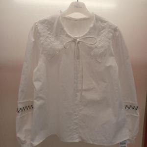 Latium HC06 봄느낌 자수펀칭카라 리본 배색 퍼프 카라 면셔츠블라우스 T2613bl03I