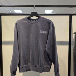 엠할리데이 HC21 피그먼트 인물 맨투맨 G MQ1TU049