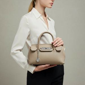 [선물증정] 힐링그래스 소가죽 고급 사첼백 크로스 핸드백 HGSG8020