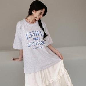 [신상오픈런]KMT9FC1여성 루즈핏 반팔 티셔츠 에센셜 레터링 디