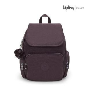 [키플링]키플링 13리터 데일리 백팩  시티집 S  얼티메이트 플럼 KOCBA08 UTPM