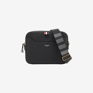 톰브라운 스몰 카메라백 블랙 남성 UAG188A L0090 001