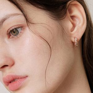 제이로렌 꼬임 실버 원터치 귀걸이 M03992