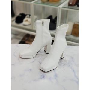 [한슈]한슈 세이브존07 청키힐 미들부츠힐 9cm HS468056bl (2843