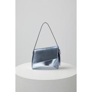 [쿠론] [론칭가 278,000원] 쉐이퍼(Shaper) 플랩 숄더 24_RDBSX24111BUL