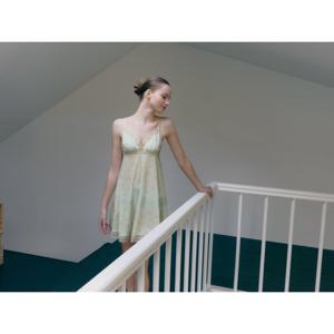 (비너스)빅사이즈 운영 사랑스런 디자인 초경량 실크소재 슬립+가운-VGNFS1806