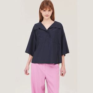 [베네통]백 프린팅 오픈카라 블라우스 (BABL69531)