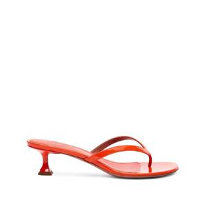 25 FW Amina Muaddi 페이턴트 레더 샌들 14S363772JUL TP440750533