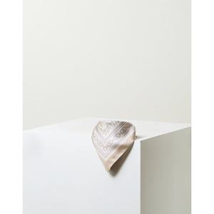 [헤지스]HISC5F321I1_여성 베이지 프린트 실크 스카프