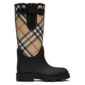 25 FW 버버리 남성 블랙 고무 마쉬 스탬프 롱 부츠 252376M223002