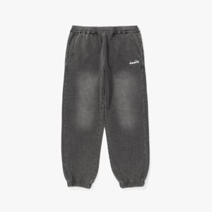 디아도라바지 AQS D5323LFP18BLK 스프레이 워싱 데님 스웨트팬츠 BLACK