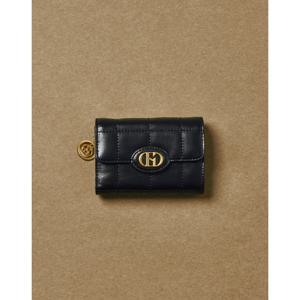 [헤지스]HIWA6E759BK_여성 블랙 퀄팅 소가죽 3단 반지갑