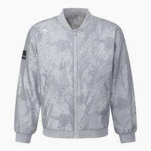 데상트골프패딩 VQA DQ32MFBL94-LGYG 아크먼트(ACMT) 남성 자카드 블루종 패딩 점퍼 / LIGHT GREY