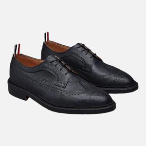 (남성) 톰브라운 23FW 페블 그레인 윙팁 슈즈 MFD002A 00198 001
