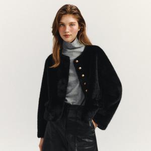 [마리끌레르][정가198,000]골드버튼 페이크 퍼 자켓(MAFDJK08CBK)