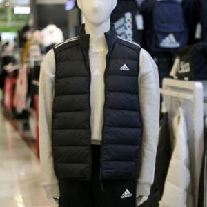 아디다스 세이브존03 [아디다스] 남성 에센셜 3S 라이트 덕 패딩 베스트 조끼 AGHZ5728A