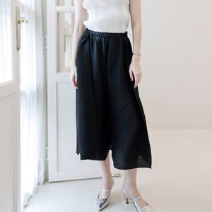 [요이츠] 사선 플레어 밴딩 플리츠 팬츠_YJ04WNPSL07