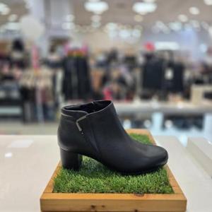 허시파피 세이브존04 여성세미드레스라인스톤쇼티펌프스5cm SPDJKNMFR433