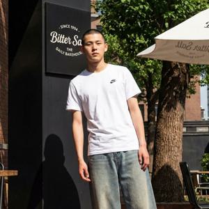 나이키 데일리 러닝 공용 NSW 클럽 남성 반팔 티셔츠 AR4999-101