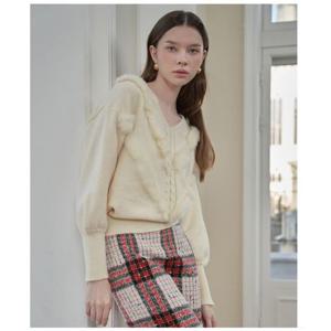 [르니앤맥코이(여성)]V넥 앙고라퍼장식 니트 (ML01KN304FJY)