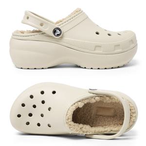 크록스 털실내화 클래식 플랫폼 라인드 우먼 본 207938-2Y2