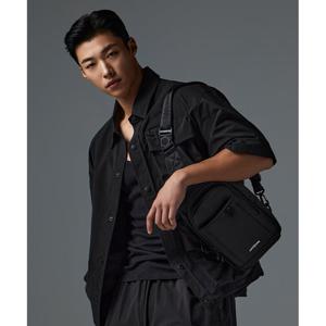 [라이프워크] 라독 금속 장식 로고 슬링백_LW255BG416