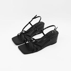 [신난다슈] 여성 슬링백 샌들 힐 5cm 여자 웨지 힐 뮬 샌들 발편한 통굽 NF255221 블랙