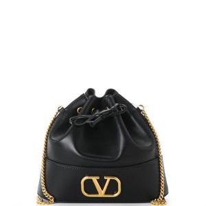 발렌티노 V로고 시그니처 버킷백 20 블랙 6W2P0T83HPF 0NO