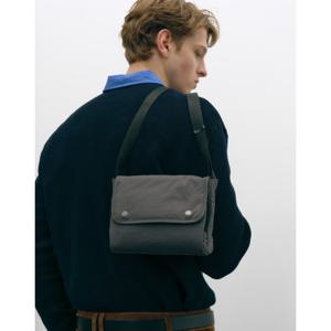 [질스튜어트핸드백] 모브 그레이 나일론 크로스백 JUBA5F321 G2