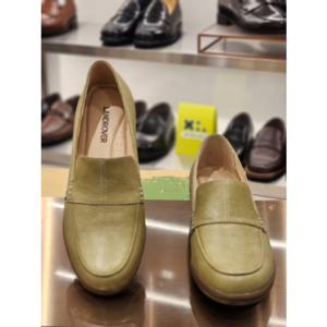 금강제화 랜드로바 LANSLS4241WG6 여성 초경량 쿠션 포인트 슬립온 컴포트화