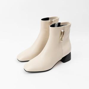 [신난다슈] 여성 앵클부츠 5cm 여자 숏 앵글 부츠 기모 소가죽 발편한 통굽 MRO257150 아이보리