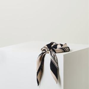 [닥스핸드백] 네이비 DD 패턴 실크 사각 스카프 (링세트)DCSC5F813N2