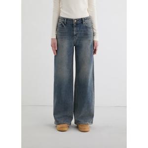 [게스]여성 M톤 틴 와이드(YP3D6125_MBL)