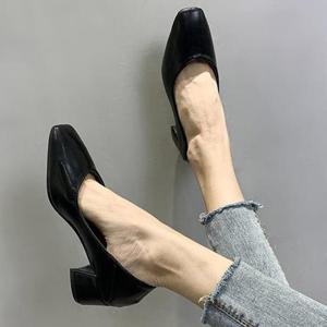 기본 컬러 구두 스퀘어토 미들힐 여성 펌프스 블로퍼