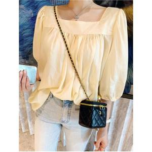 루즈핏 스퀘어넥 5부 퍼프 소매 셔링 블라우스