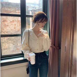 프릴 퍼프 소매 브이넥 블라우스 MFUS030055