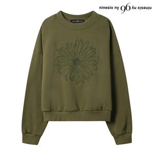 [나인식스뉴욕(영캐릭터)]빅 플라워 자수 루즈핏 기모 맨투맨 티셔츠 (NO4LW008L0)