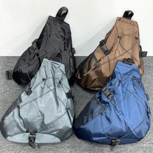 [시스터즈] 다양한 스타일에 어울리는 빅 슬링백 남성