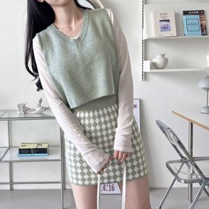 [리빌모아]여자 브이 크롭 가을 기본 니트 조끼 DJW-VEA-SCAT103