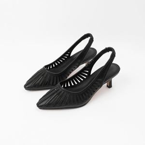 [신난다슈] 여성 구두 슬링백 힐 5cm 스틸레토 펌프스힐 빗살 펀칭 미들힐 MRO255006 블랙