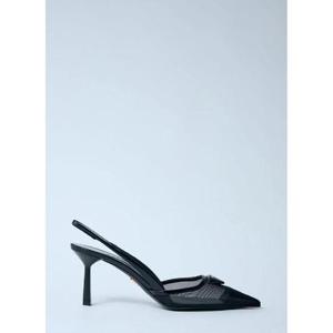 25 FW 프라다 여성 로고 플라크 포인트 힐  pra0260005blk