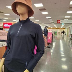 레드페이스 HC12 제노프린트우먼짚티셔츠NA REWMTSF24050