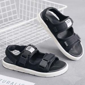 남여공용 발볼 발등 조절 가능한 데일리 버클 샌들