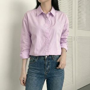 [올리비에스클로젯] 자수 컬러 코튼 크롭 셔츠_O2601BL001A